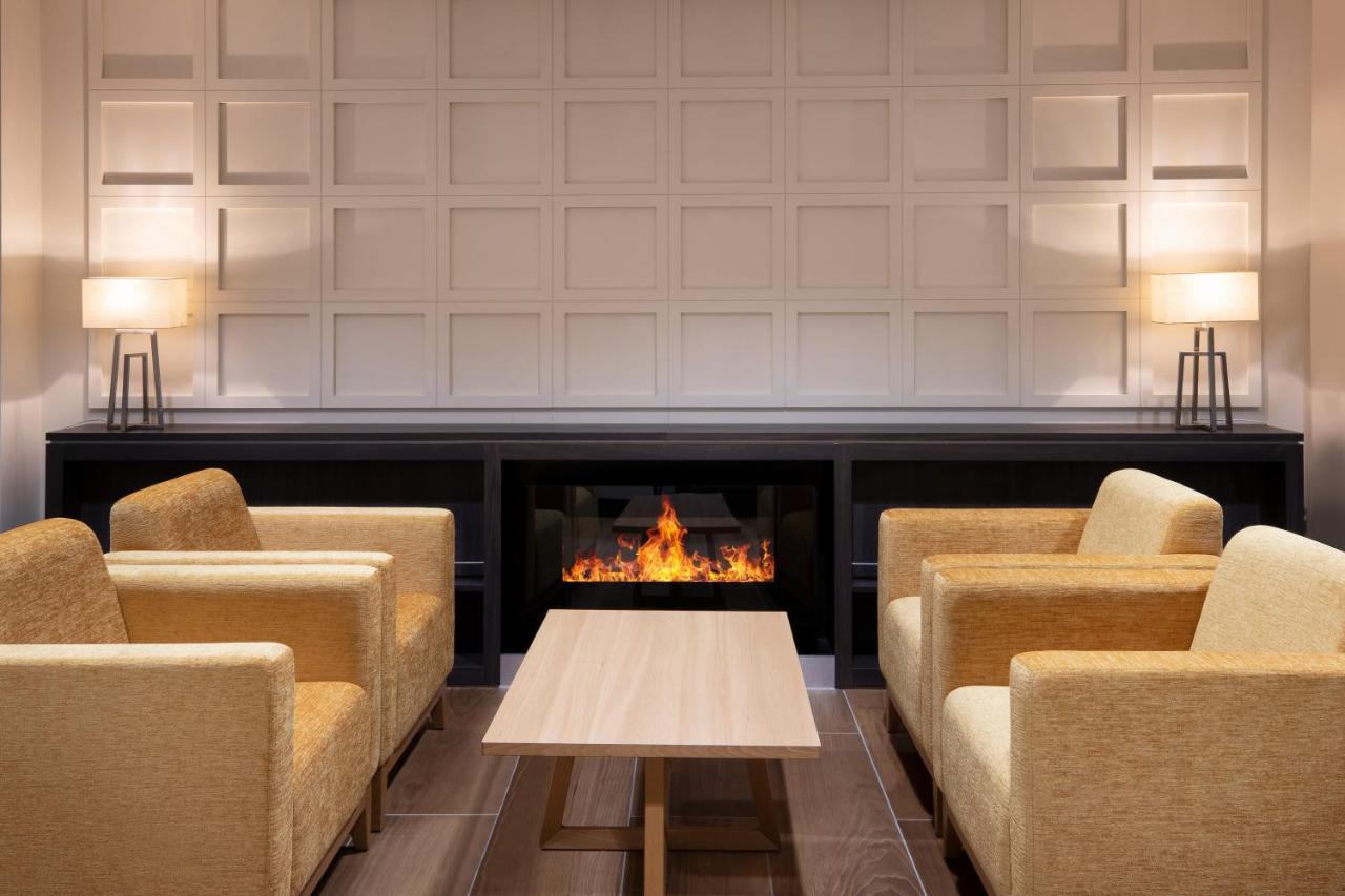 Ramada By Wyndham Leeds East Hotell Eksteriør bilde
