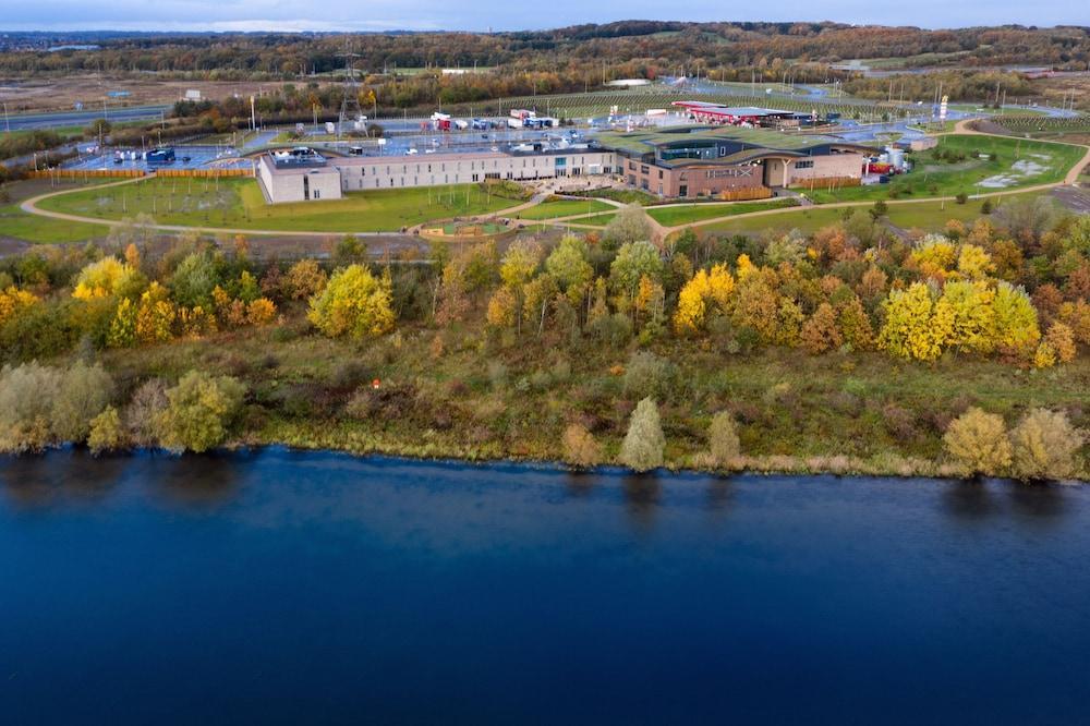 Ramada By Wyndham Leeds East Hotell Eksteriør bilde